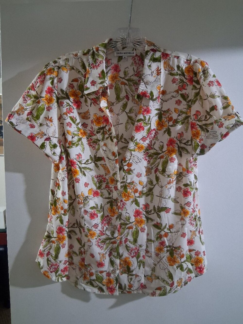 Sara Michelle size M tropical print button down shirt